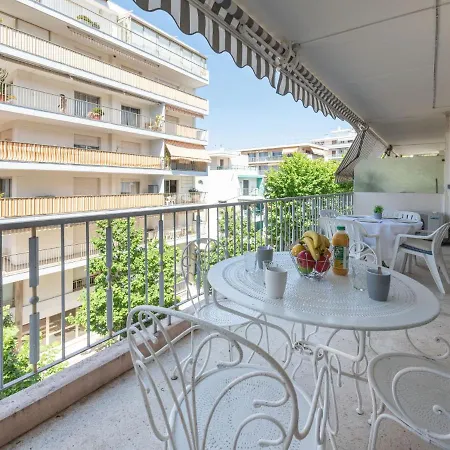 Apartment Le Valencia By Interhome
